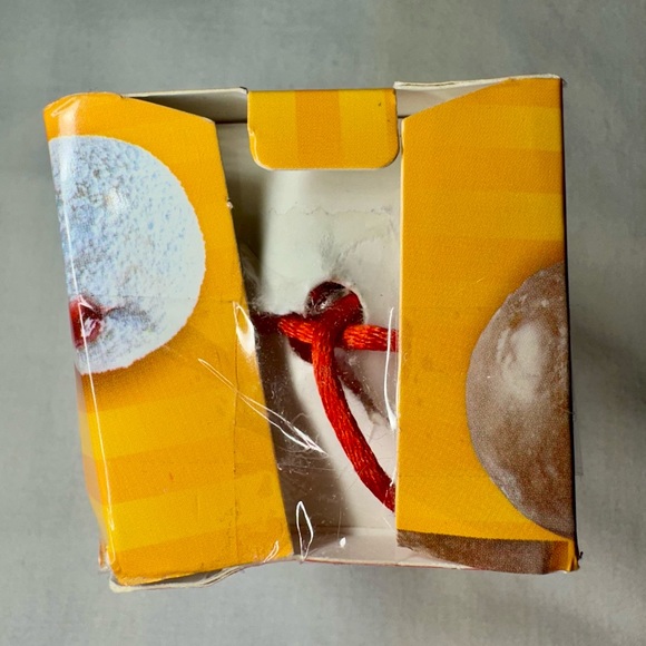 Tim Hortons Snowman Christmas Ornament 2011 - Picture 4 of 6